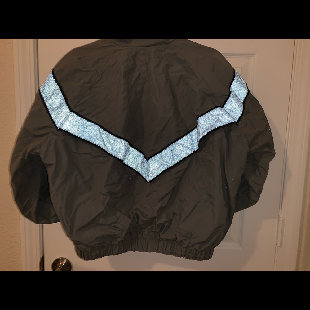 Windbreaker - Picture 8 of 8